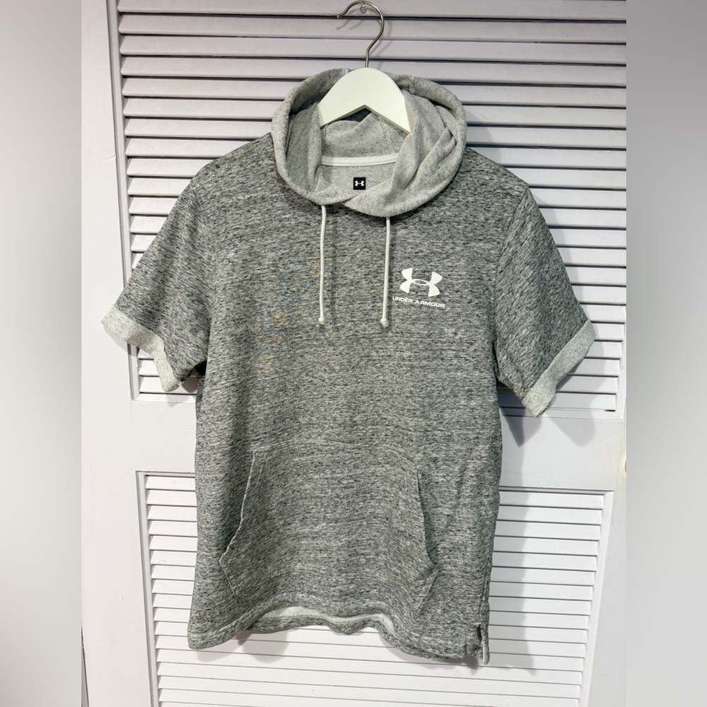 Under Armour Men’s Heathered Gray Hoodie Size Medium